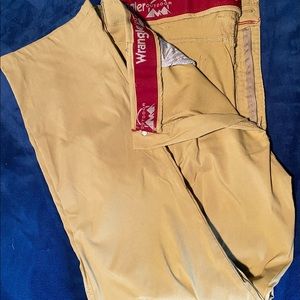 Men’s Wrangler Outdoor Stretch Fit Pants 38/32